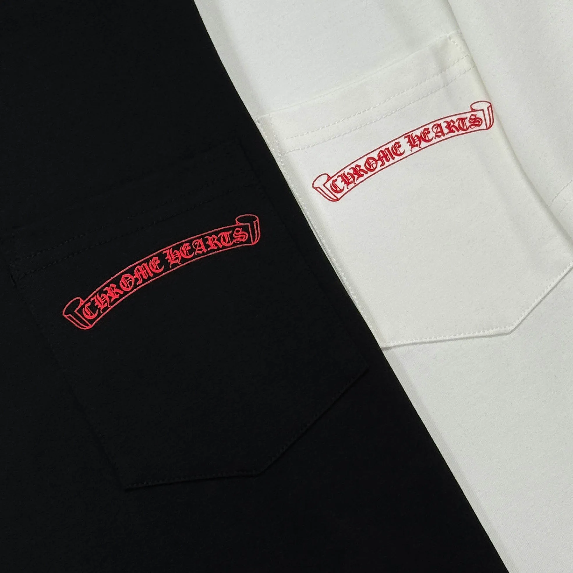 P170 Chrome Hearts Chrome Hearts 25 high version. The fabric is made of 300 grams of high-density pure cotton. It does not deform or shrink. It has three labels. It is the same style for men and women. Technology: suede foam printing. Color: white, black. SIZE: S-XL.